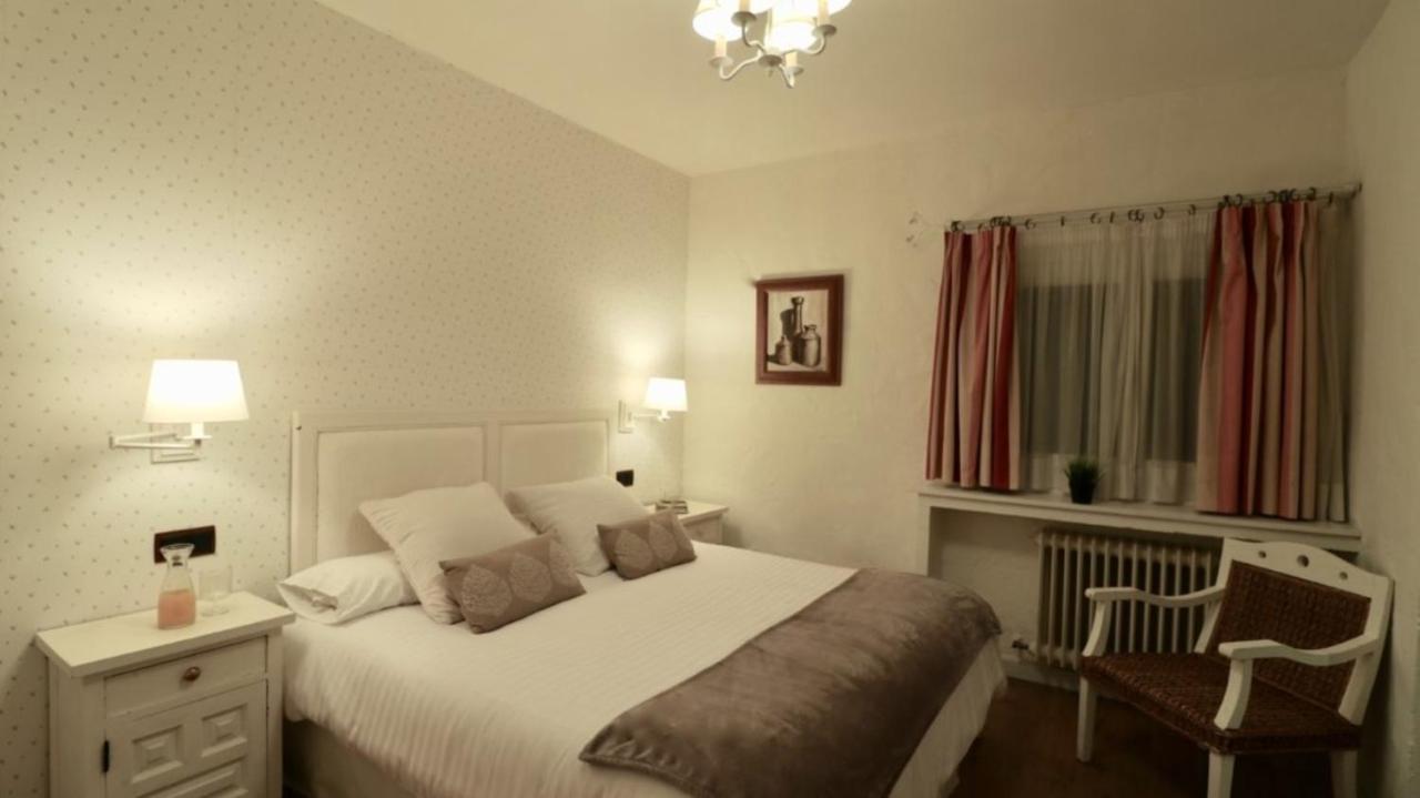 Casona De Navalmedio Ξενοδοχείο Cercedilla Δωμάτιο φωτογραφία